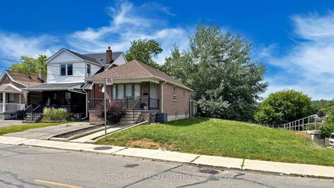 Photo 1 at 122 Hatherley Road, Fairbank, Toronto