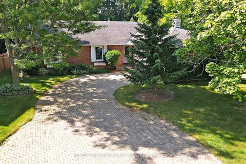 Photo 34 at 27 Hawthorne Lane, Aurora Village, Aurora Photo 34 at 27 Hawthorne Lane, Aurora Village, Aurora