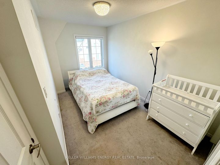 Photo 10 at 2566 Mojave Path, Windfields, Oshawa