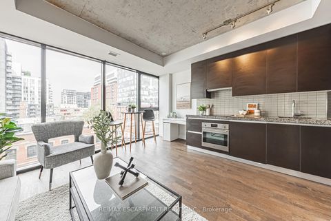 Photo 7 at 627 - 629 King Street W, Waterfront Communities C1, Toronto