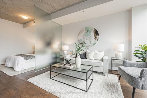 Photo 11 at 627 - 629 King Street W, Waterfront Communities C1, Toronto