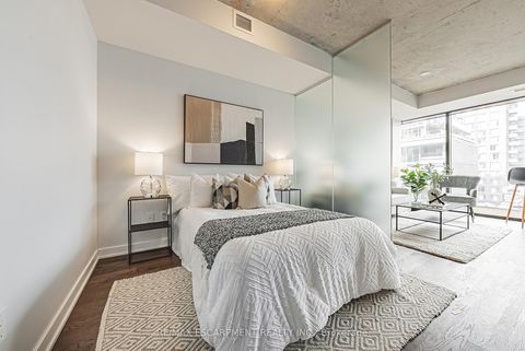 Photo 16 at 627 - 629 King Street W, Waterfront Communities C1, Toronto