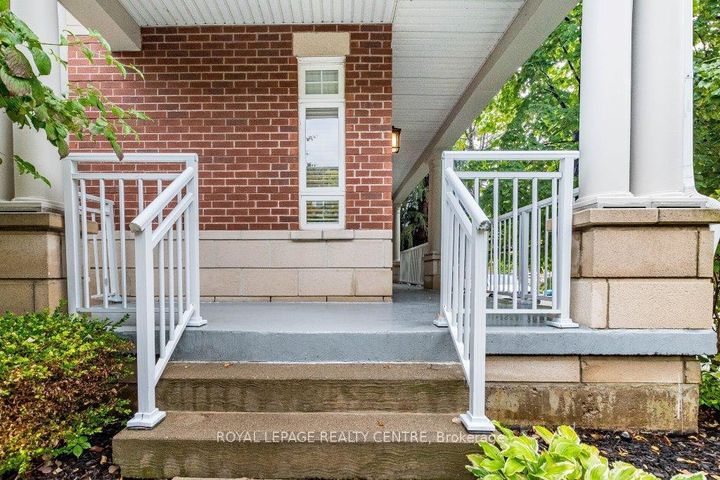 Photo 2 at 35 Compass Way, Port Credit, Mississauga
