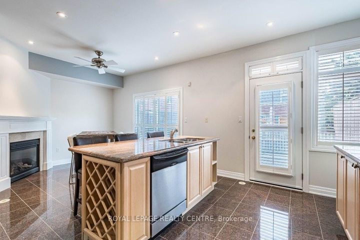 Photo 12 at 35 Compass Way, Port Credit, Mississauga