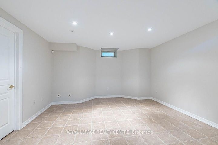 Photo 39 at 35 Compass Way, Port Credit, Mississauga