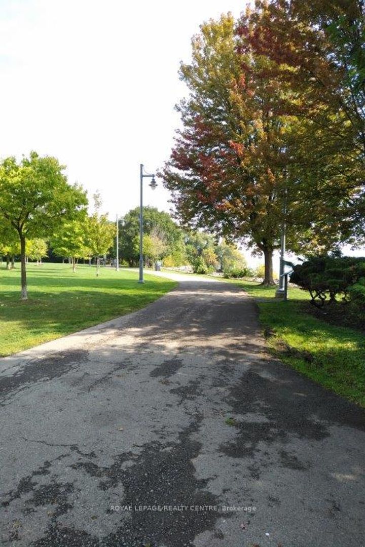 Photo 48 at 35 Compass Way, Port Credit, Mississauga