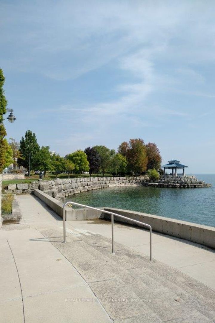 Photo 49 at 35 Compass Way, Port Credit, Mississauga