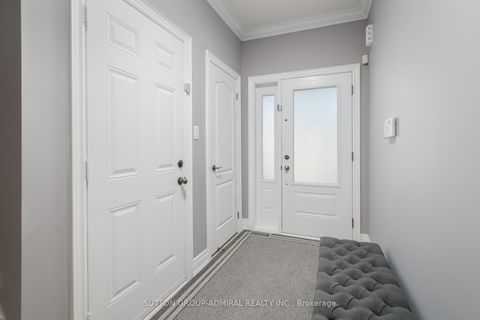 Photo 3 at 227 Canada Drive, Vellore Village, Vaughan