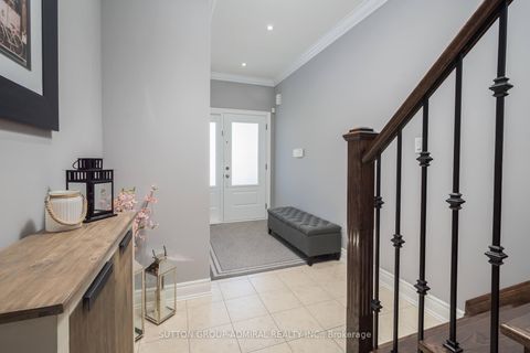 Photo 4 at 227 Canada Drive, Vellore Village, Vaughan