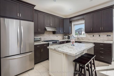 Photo 9 at 227 Canada Drive, Vellore Village, Vaughan