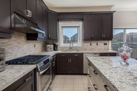 Photo 11 at 227 Canada Drive, Vellore Village, Vaughan
