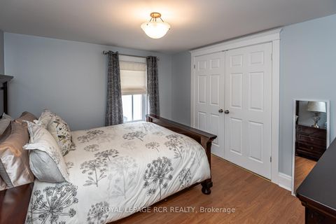 Photo 5 at 53 Metcalfe Street, Aurora Village, Aurora