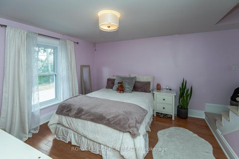 Photo 8 at 53 Metcalfe Street, Aurora Village, Aurora