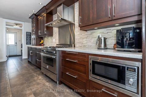 Photo 15 at 53 Metcalfe Street, Aurora Village, Aurora
