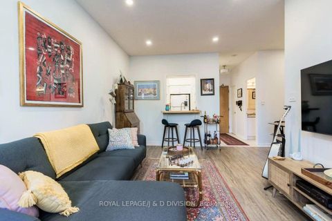 Photo 2 at 111 - 195 Merton Street, Mount Pleasant West, Toronto