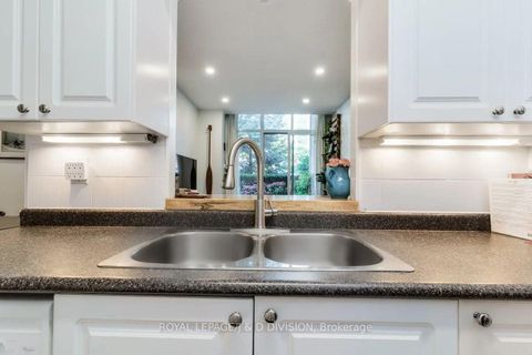 Photo 8 at 111 - 195 Merton Street, Mount Pleasant West, Toronto