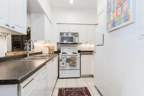 Photo 9 at 111 - 195 Merton Street, Mount Pleasant West, Toronto