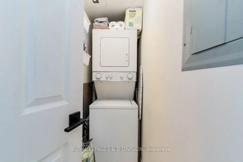 Photo 14 at 111 - 195 Merton Street, Mount Pleasant West, Toronto