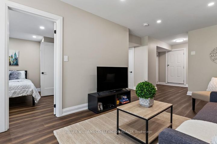 Photo 6 at 1555 Newlands Crescent, Palmer, Burlington
