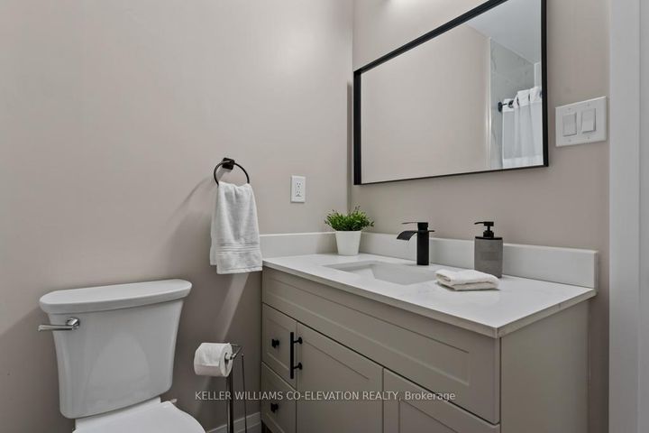 Photo 23 at 1555 Newlands Crescent, Palmer, Burlington