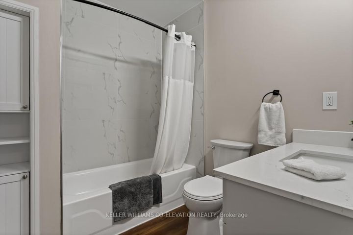 Photo 24 at 1555 Newlands Crescent, Palmer, Burlington
