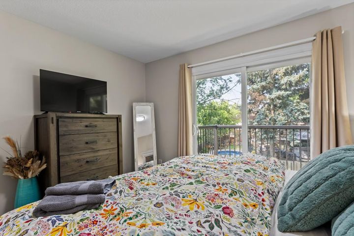 Photo 26 at 1555 Newlands Crescent, Palmer, Burlington