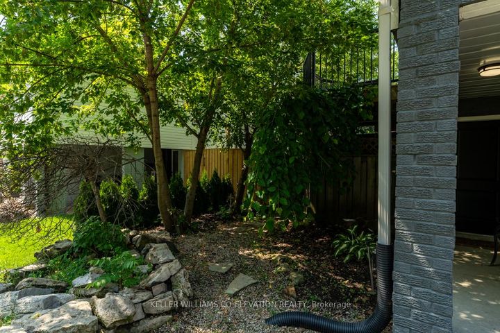 Photo 30 at 1555 Newlands Crescent, Palmer, Burlington
