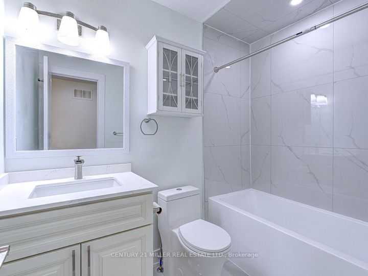 Photo 35 at 373 Ravineview Way, WC Wedgewood Creek, Oakville