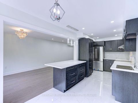 Photo 14 at 373 Ravineview Way, WC Wedgewood Creek, Oakville