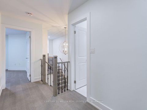 Photo 25 at 373 Ravineview Way, WC Wedgewood Creek, Oakville