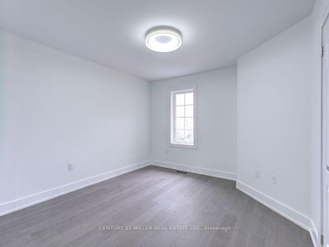 Photo 33 at 373 Ravineview Way, WC Wedgewood Creek, Oakville
