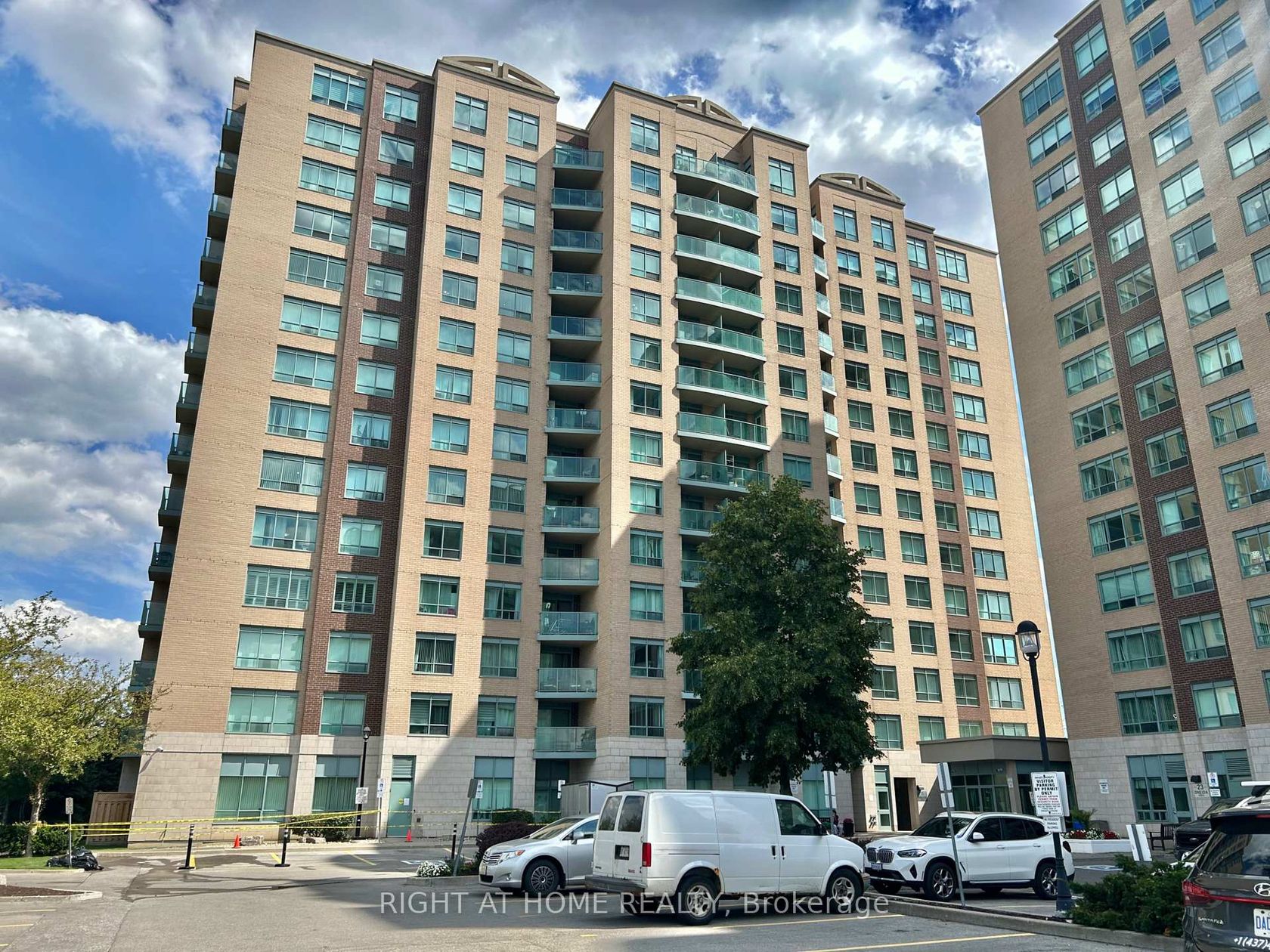 310 - 11 Oneida Crescent, Langstaff, Richmond Hill 