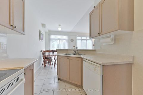 Photo 14 at 208 Cabernet Road, Patterson, Vaughan