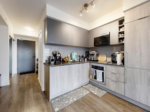 Photo 12 at 318 - 2033 Kennedy Road, Malvern West, Toronto