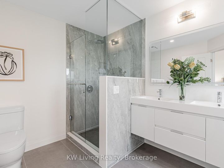 Photo 16 at 98 Leitchcroft Crescent, Commerce Valley, Markham