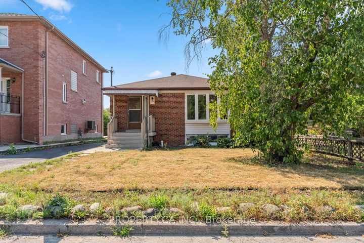 Photo 6 at 35 Farrell Avenue, Willowdale West, Toronto