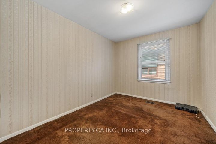 Photo 14 at 35 Farrell Avenue, Willowdale West, Toronto