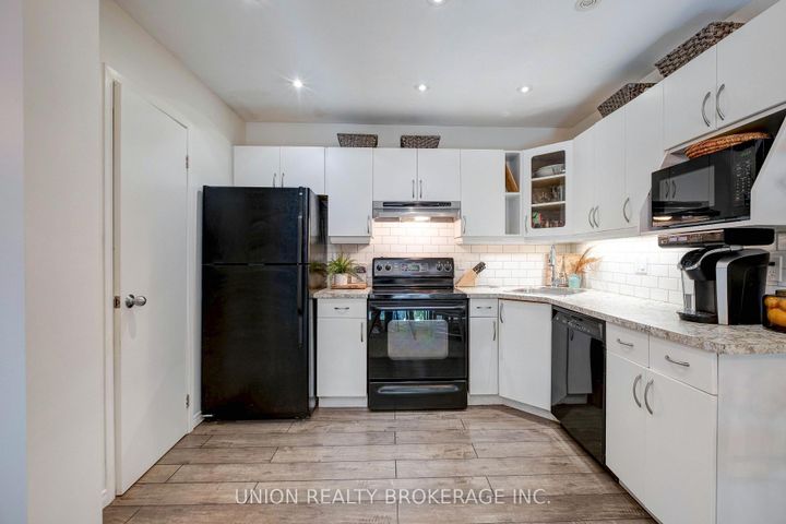 Photo 9 at 5 - 50 Battenberg Avenue, Woodbine Corridor, Toronto