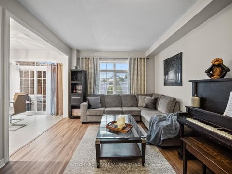 Photo 4 at 79 Watkins Glen Crescent, Bayview Wellington, Aurora