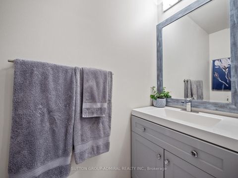 Photo 13 at 79 Watkins Glen Crescent, Bayview Wellington, Aurora