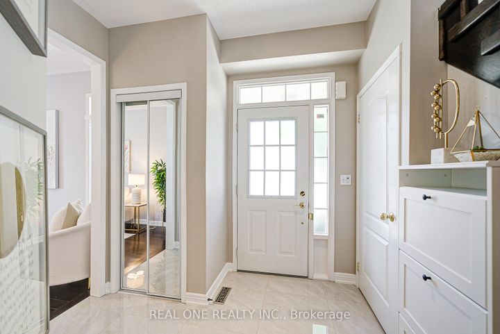 Photo 3 at 35 Ridgecrest Road, Berczy, Markham