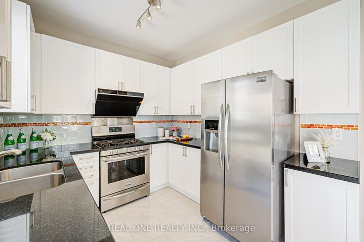 Photo 14 at 35 Ridgecrest Road, Berczy, Markham