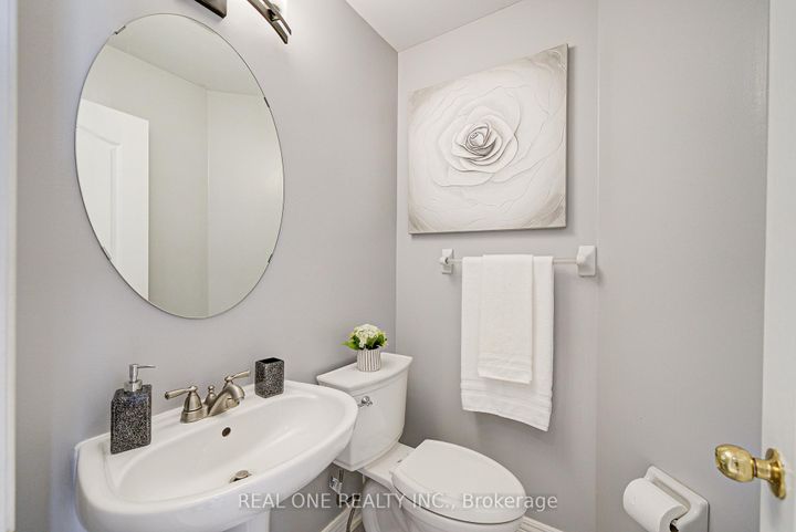 Photo 15 at 35 Ridgecrest Road, Berczy, Markham