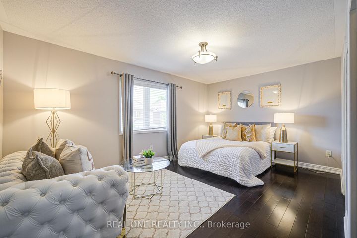 Photo 18 at 35 Ridgecrest Road, Berczy, Markham
