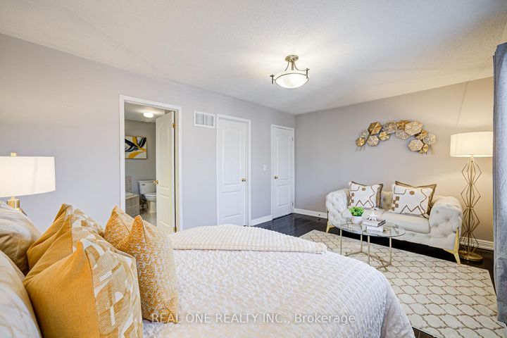 Photo 19 at 35 Ridgecrest Road, Berczy, Markham