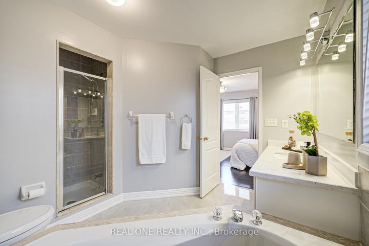 Photo 21 at 35 Ridgecrest Road, Berczy, Markham