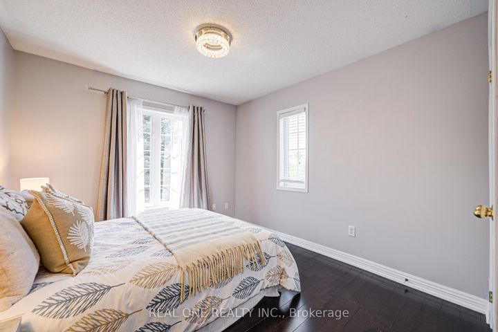Photo 24 at 35 Ridgecrest Road, Berczy, Markham