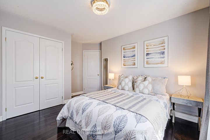 Photo 26 at 35 Ridgecrest Road, Berczy, Markham