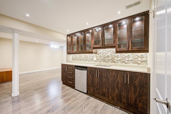 Photo 29 at 35 Ridgecrest Road, Berczy, Markham