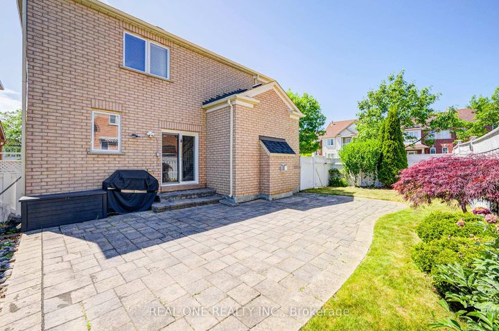 Photo 34 at 35 Ridgecrest Road, Berczy, Markham